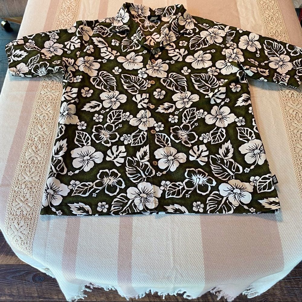 ODO Men’s Hawaiian Floral Button Down Shirt
